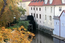 Прага. Река Чертовка и Мельничное колесо
