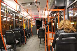 Прага. Трамвай Tatra с выходом на обе стороны